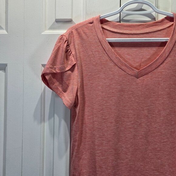 New Women’s Light Coral Casual Top | Size Medium - Picture 3 of 5